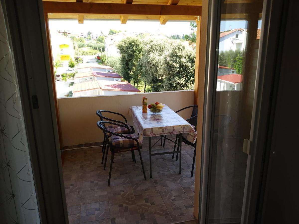 Nives Apartmani Pakoštane Kültér fotó