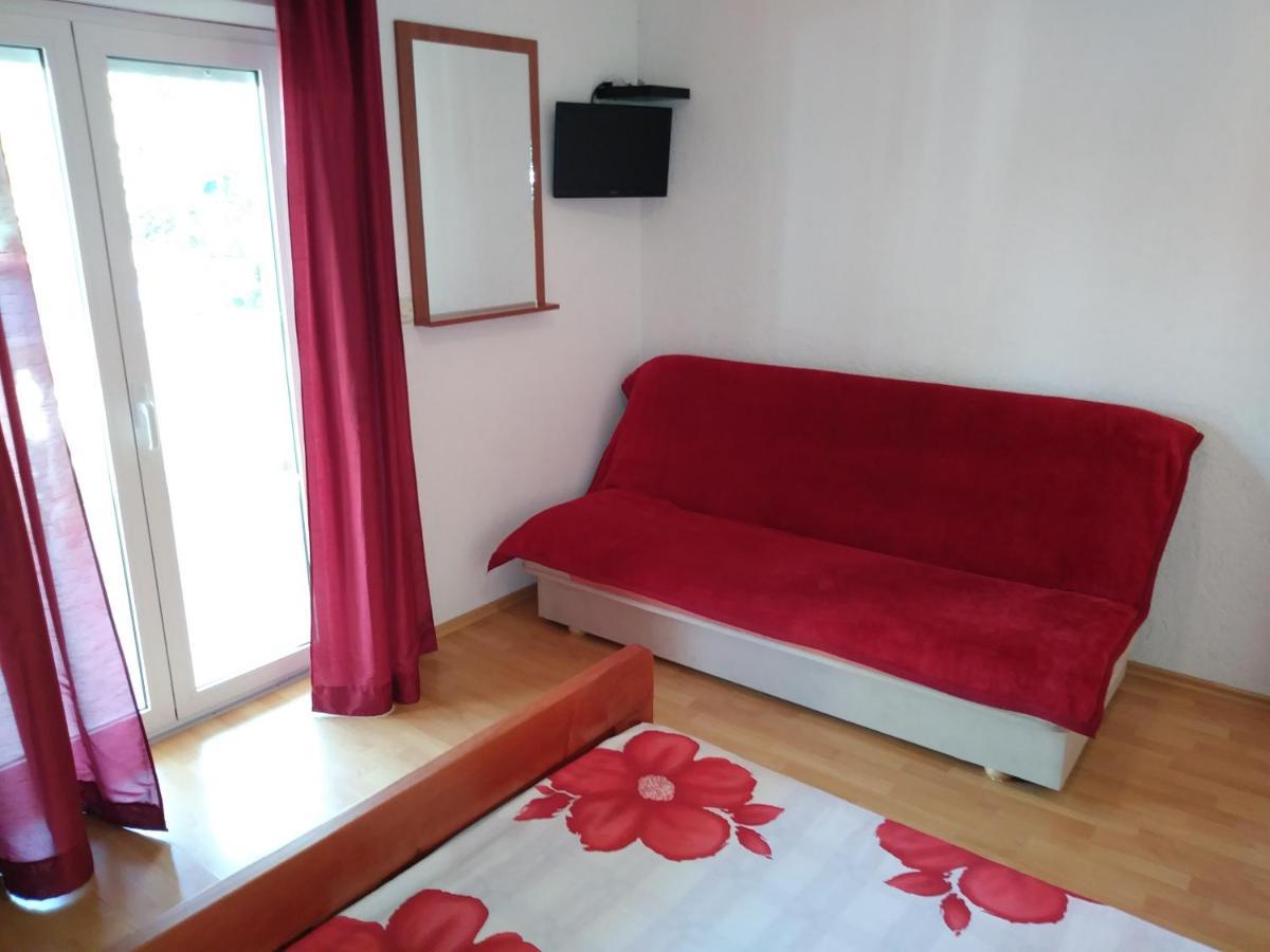 Nives Apartmani Pakoštane Kültér fotó