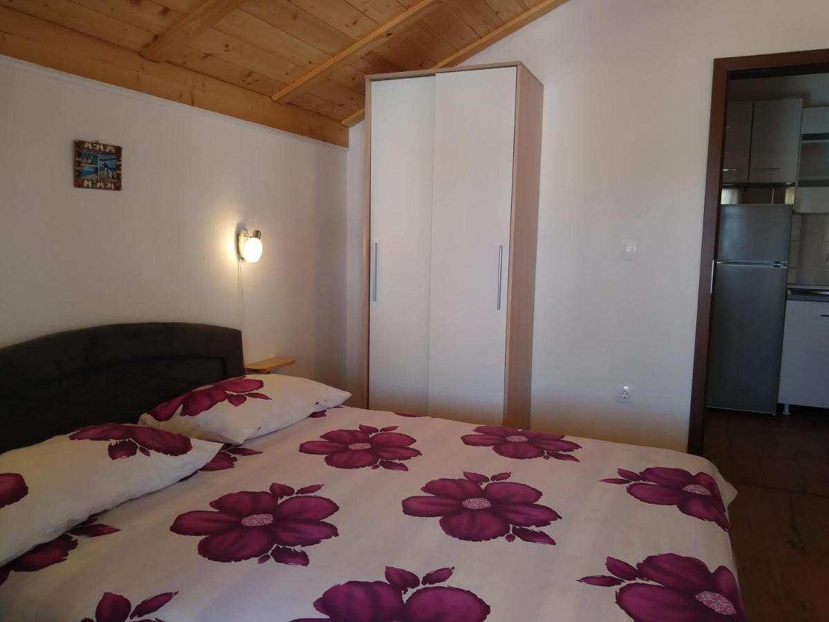 Nives Apartmani Pakoštane Kültér fotó