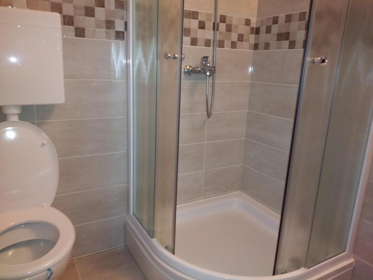 Nives Apartmani Pakoštane Kültér fotó