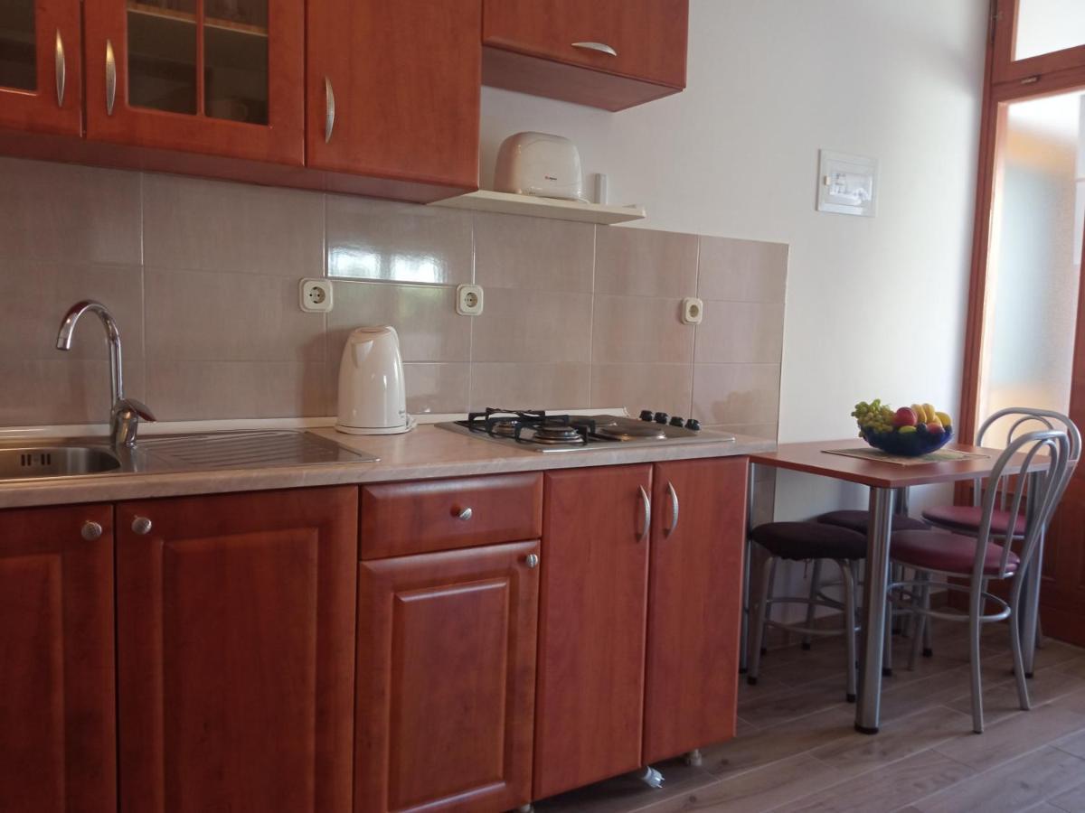 Nives Apartmani Pakoštane Kültér fotó