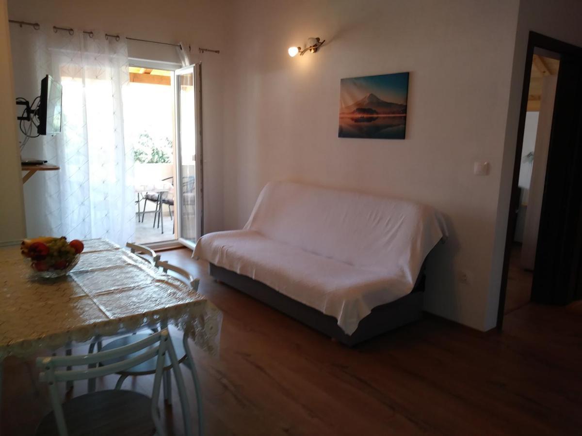 Nives Apartmani Pakoštane Kültér fotó