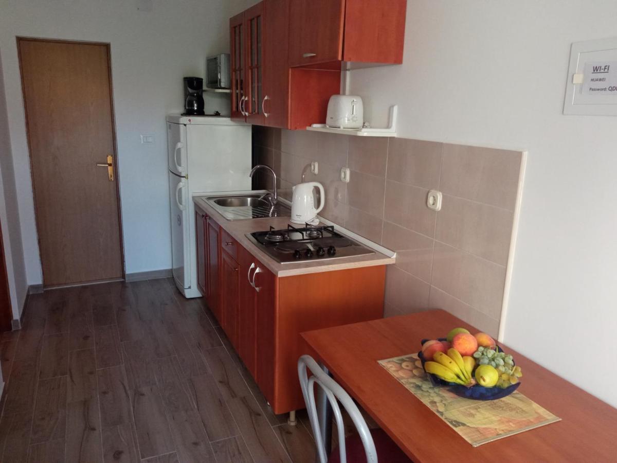 Nives Apartmani Pakoštane Kültér fotó