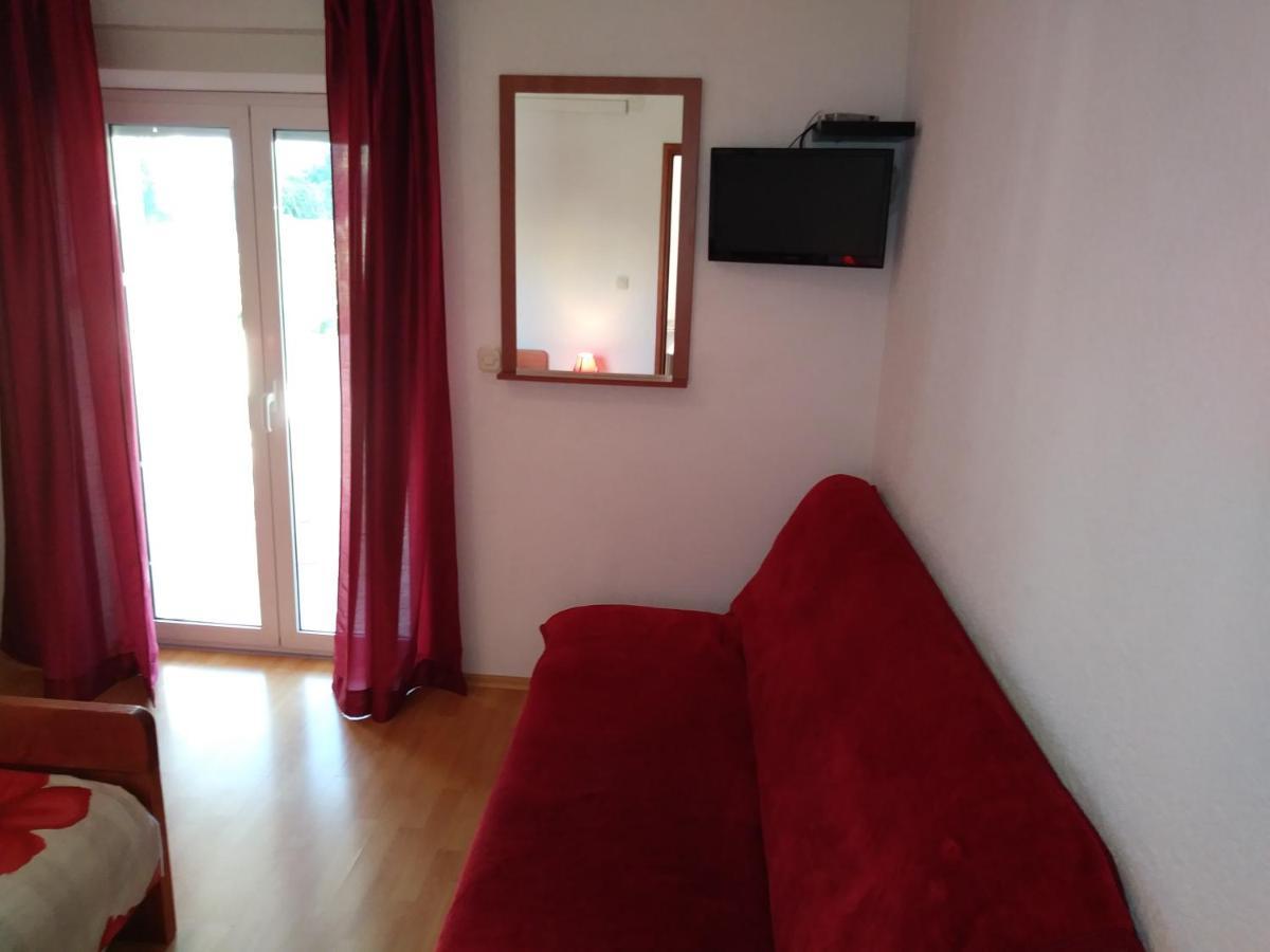Nives Apartmani Pakoštane Kültér fotó
