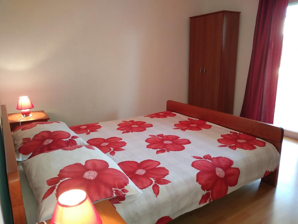 Nives Apartmani Pakoštane Kültér fotó
