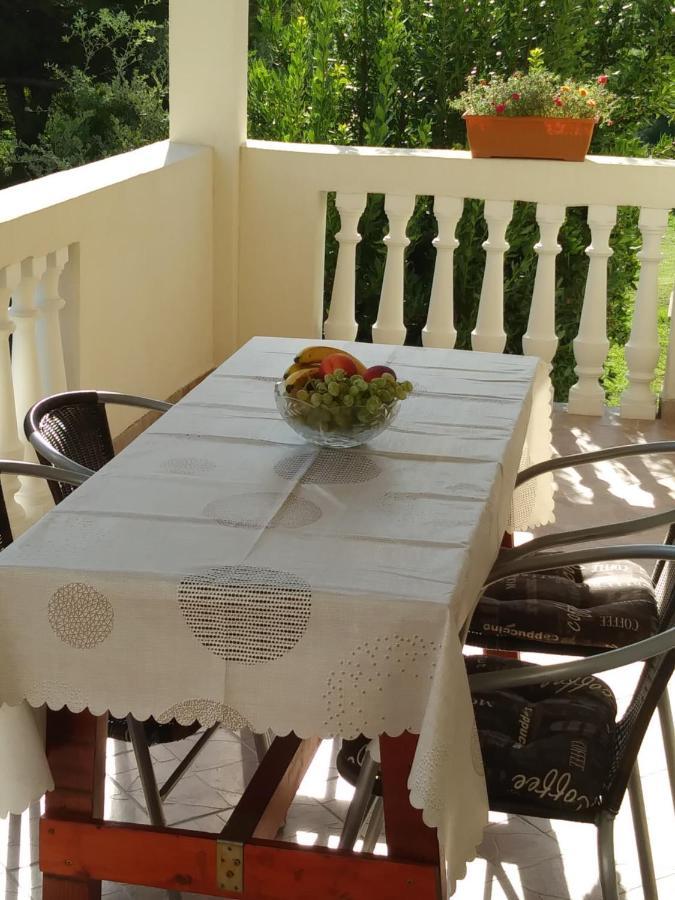 Nives Apartmani Pakoštane Kültér fotó