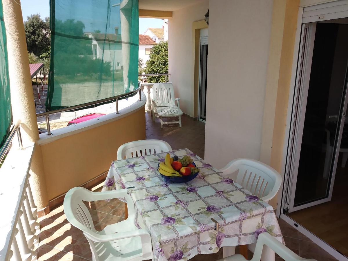 Nives Apartmani Pakoštane Kültér fotó