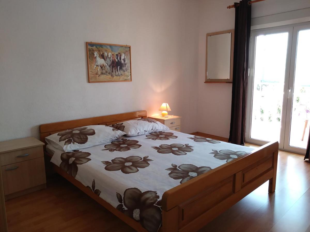 Nives Apartmani Pakoštane Kültér fotó