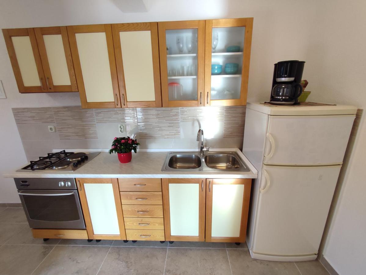 Nives Apartmani Pakoštane Kültér fotó