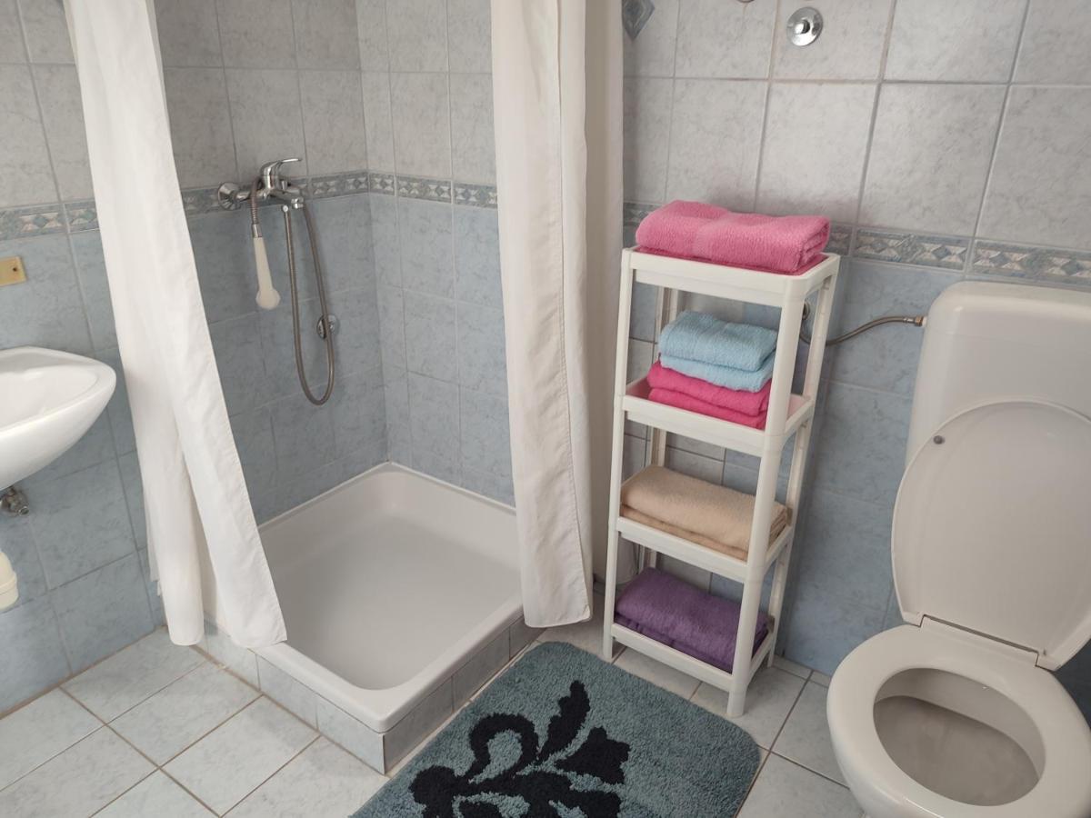 Nives Apartmani Pakoštane Kültér fotó