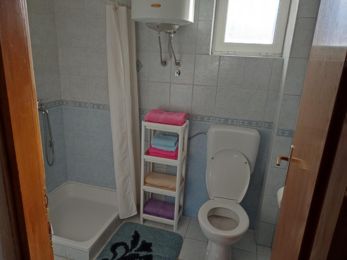 Nives Apartmani Pakoštane Kültér fotó